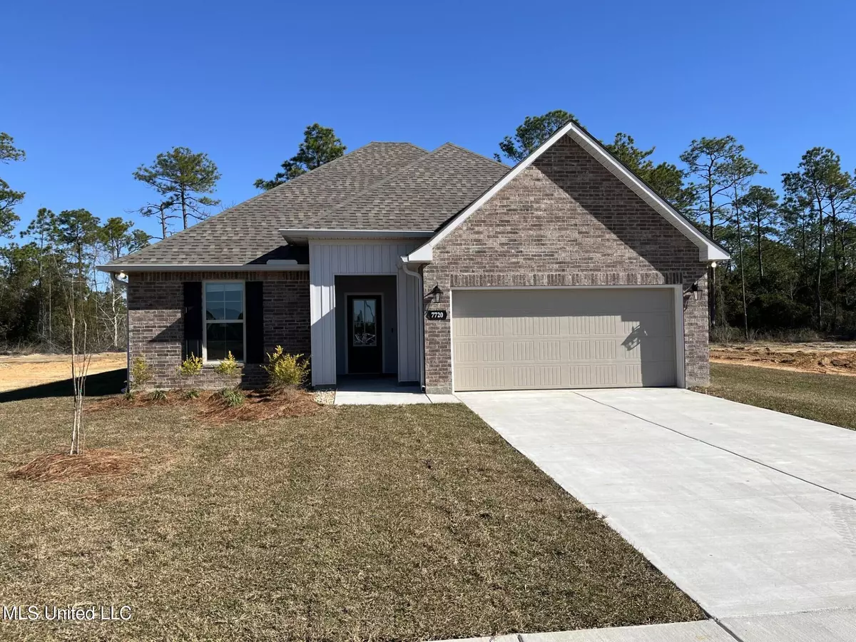 Ocean Springs, MS 39564,7720 Claymont Circle