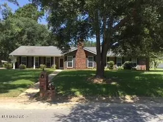 2 Summerfield Place, Natchez, MS 39120