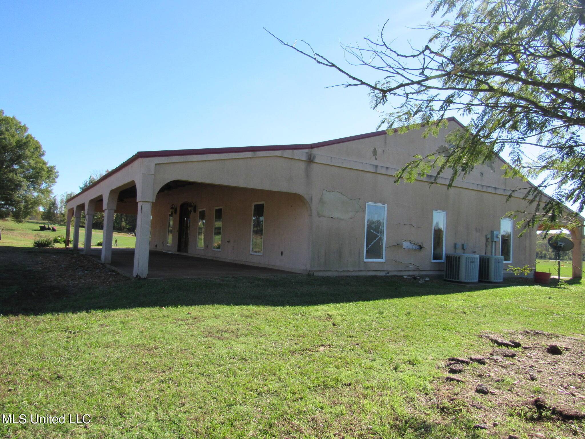 Senatobia, MS 38668,981 Woolfolk Road