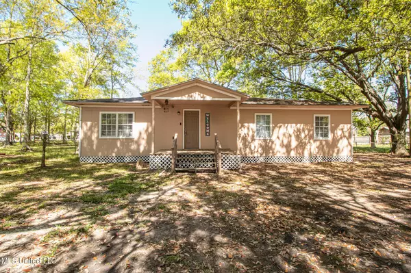 3307 Charlie Avenue, Pascagoula, MS 39581