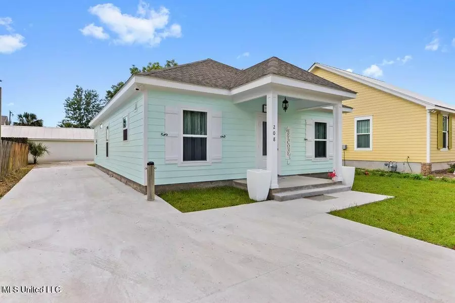 208 Sycamore Street, Bay Saint Louis, MS 39520