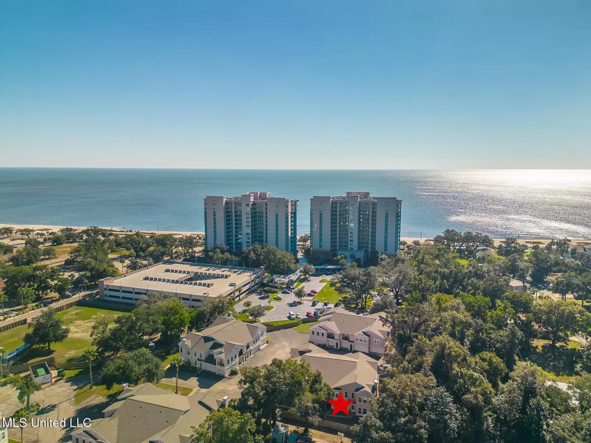 Gulfport, MS 39507,2252 Beach Drive #2401