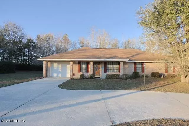 1501 Hide A Way Lane, Carriere, MS 39426
