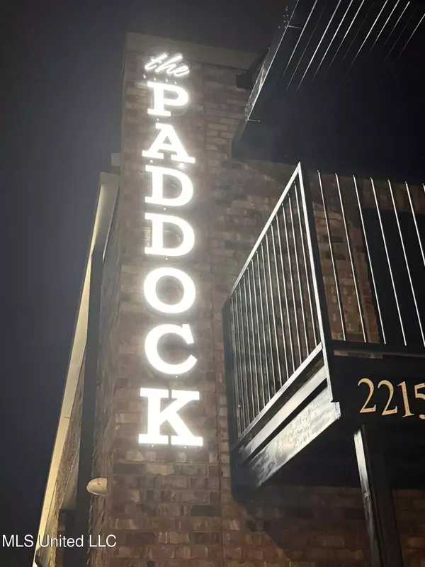 Ocean Springs, MS 39564,2215 Government Street