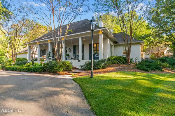 2055 Heritage Hill Drive, Jackson, MS 39211