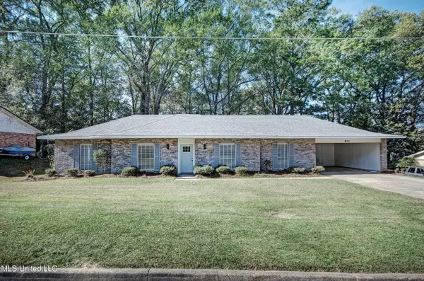 910 Live Oak Drive, Clinton, MS 39056