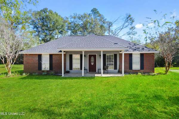 1106 C F Ward Road, Lucedale, MS 39452