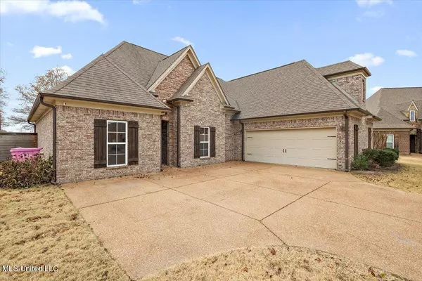 3037 Raspberry Red Cove, Southaven, MS 38672