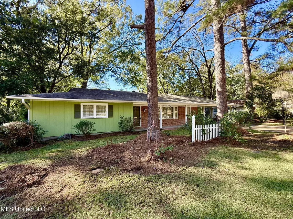 Jackson, MS 39211,5327 Pine Lane Drive