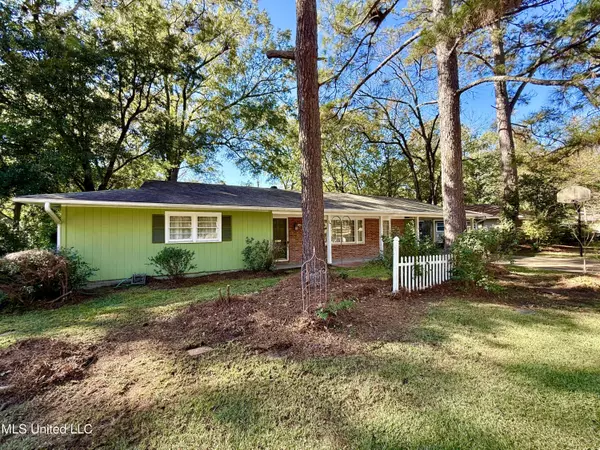 5327 Pine Lane Drive, Jackson, MS 39211