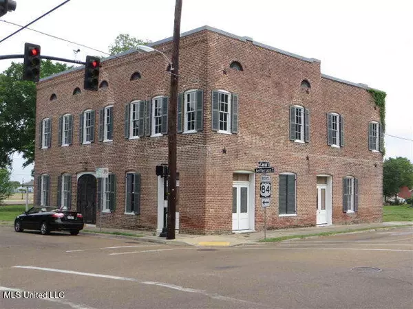 103 Jefferson Street, Natchez, MS 39120