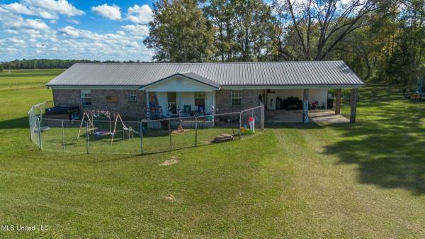 206 Brushy Creek Rd Road, Lucedale, MS 39452