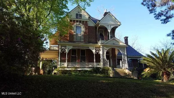 1016 Main Street, Natchez, MS 39120