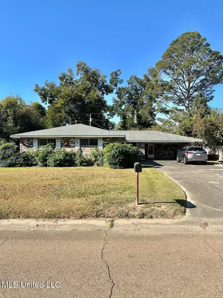 20 Woodville Drive, Natchez, MS 39120