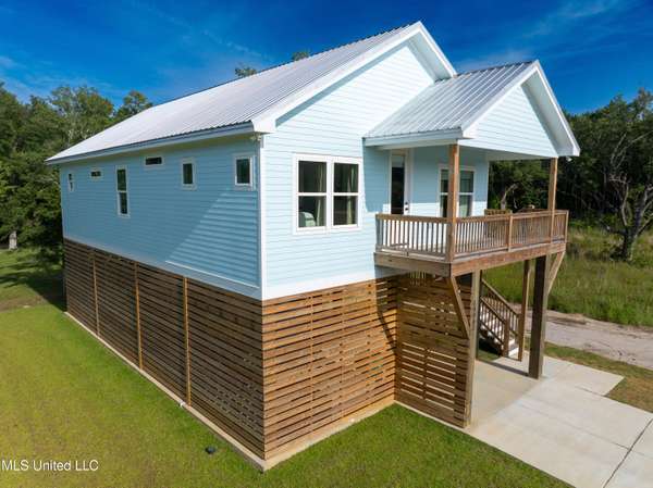 10002 Oliver Street, Bay Saint Louis, MS 39520