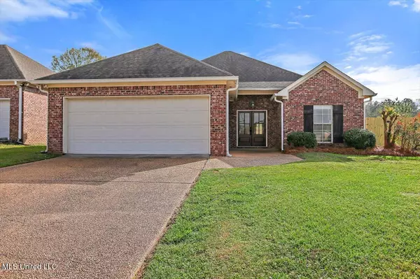 300 E Magnolia Place, Pearl, MS 39208