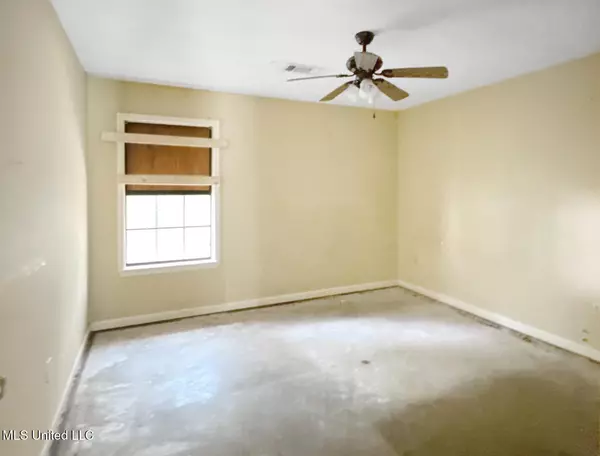 Hazlehurst, MS 39083,251 Pineview Drive