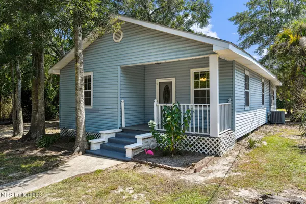 301 N Necaise Avenue, Bay Saint Louis, MS 39520