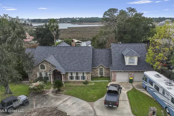 6313 Hermosa Drive, Ocean Springs, MS 39564