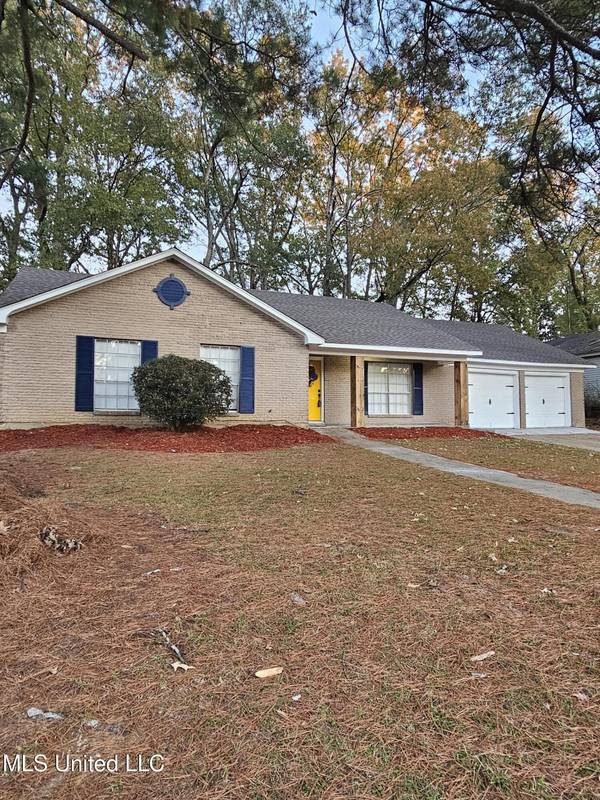 1220 Huntcliff Way, Clinton, MS 39056