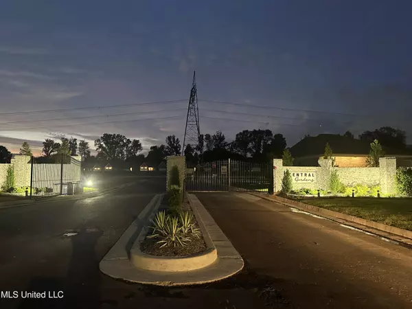 Southaven, MS 38671,386 Flower Garden Drive