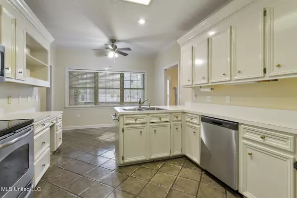 Ridgeland, MS 39157,438 Autumn Creek Drive