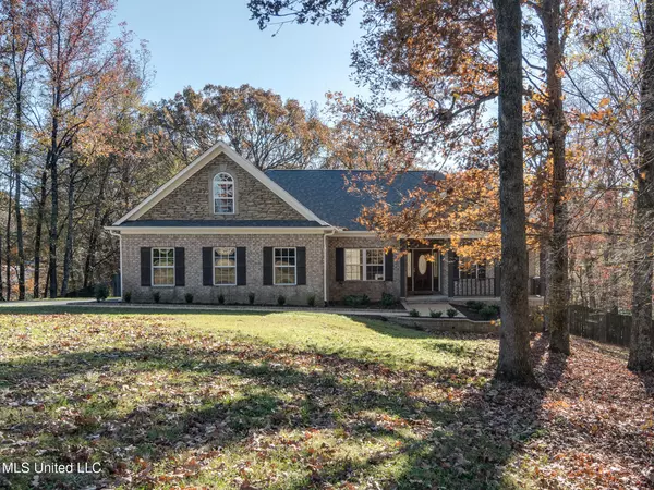 301 Autumn Oaks Drive, Lamar, MS 38642