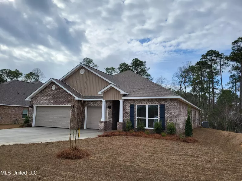 11555 Osage Loop, Ocean Springs, MS 39564
