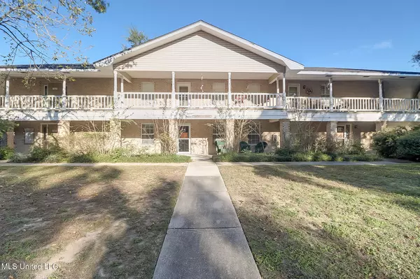 515 Third Street #5, Bay Saint Louis, MS 39520