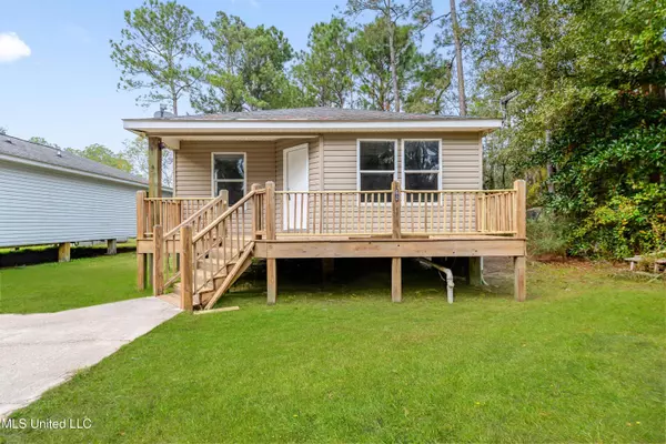 6082 W Clay Street, Bay Saint Louis, MS 39520