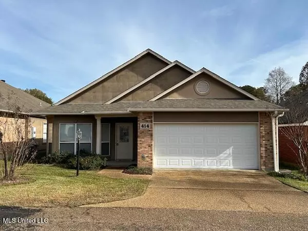 414 N Twin Lakes, Clinton, MS 39056