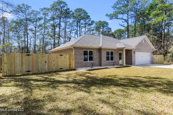 Ocean Springs, MS 39564,697 Plum Street