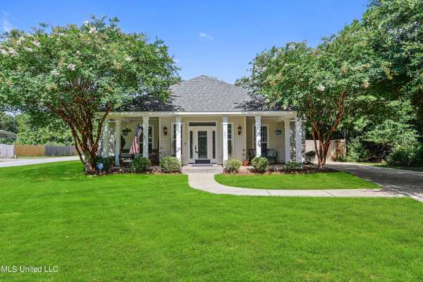 301 Hunter Hollow, Waveland, MS 39576