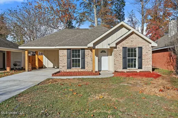 2043 Red Oak Drive, Brandon, MS 39042