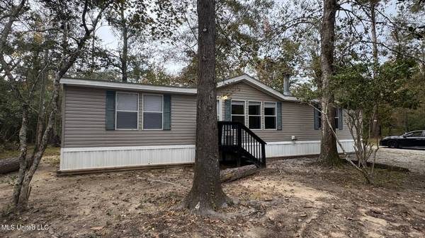 16227 W River Road, Kiln, MS 39556