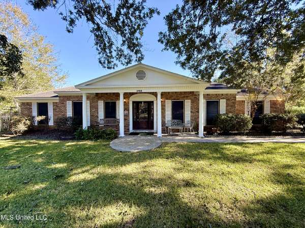 3708 Johnston Road, Gautier, MS 39553