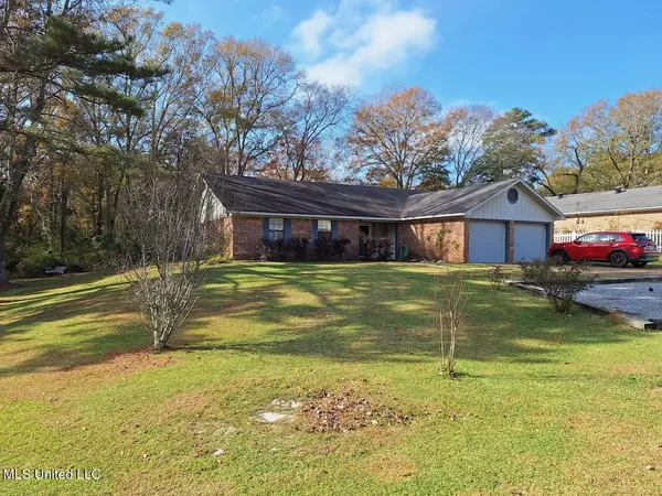 135 Rolling Hills Boulevard, Florence, MS 39073