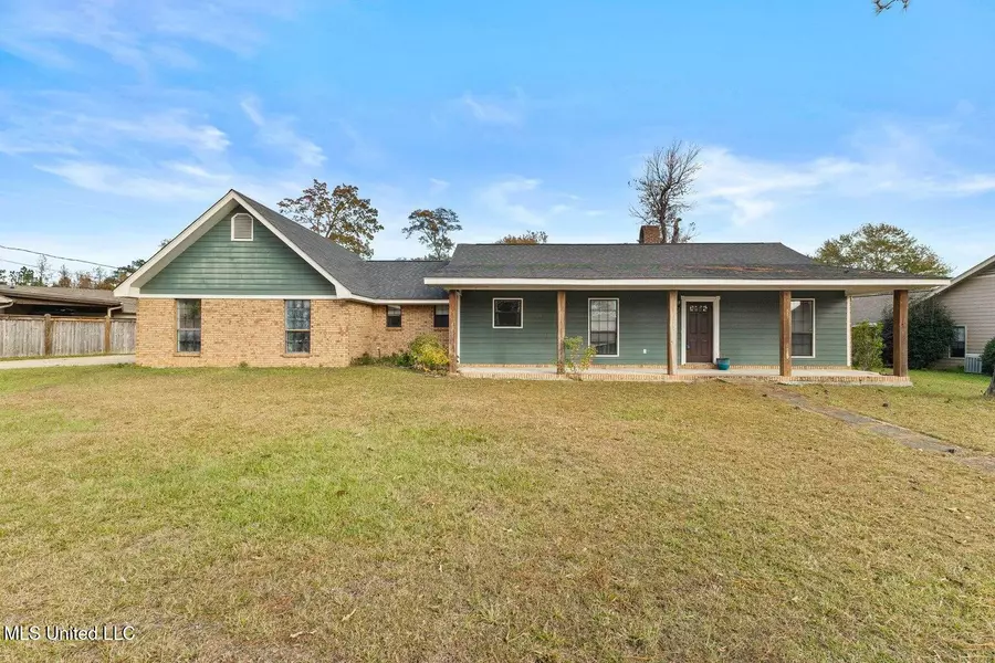 103 Lakeland Drive, Hattiesburg, MS 39402