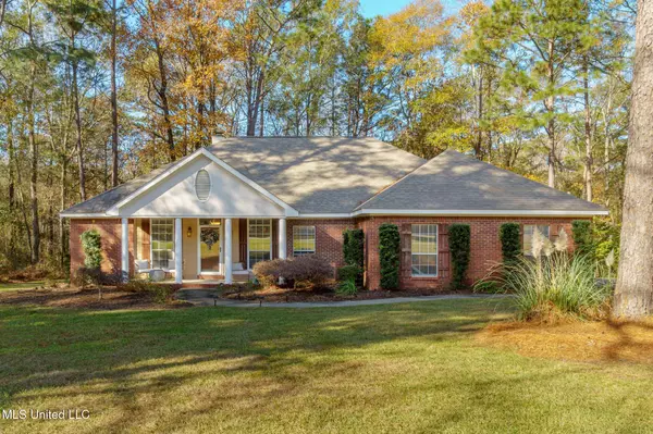 55 Woodstone Drive, Hattiesburg, MS 39402