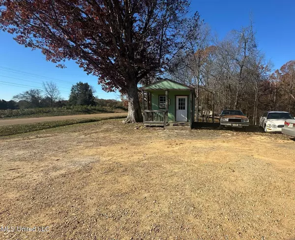 Byhalia, MS 38611,11 Red Hills Road