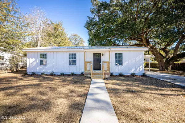 Ocean Springs, MS 39564,214 Simon Boulevard