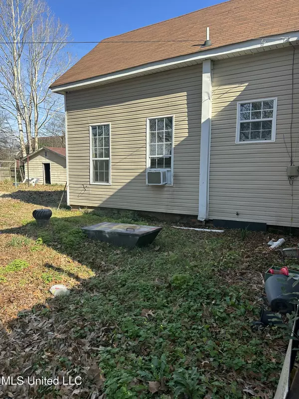 Marks, MS 38646,321 Maple Street