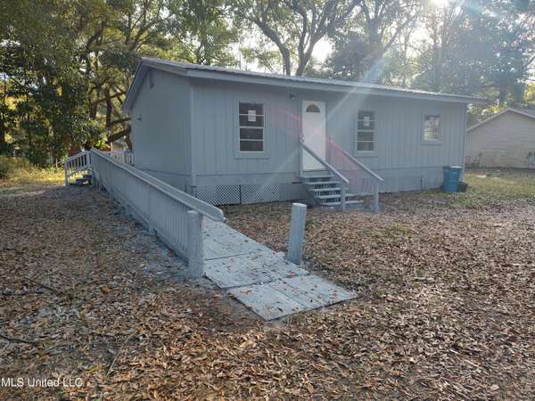 2708 E 24th Street, Pascagoula, MS 39581