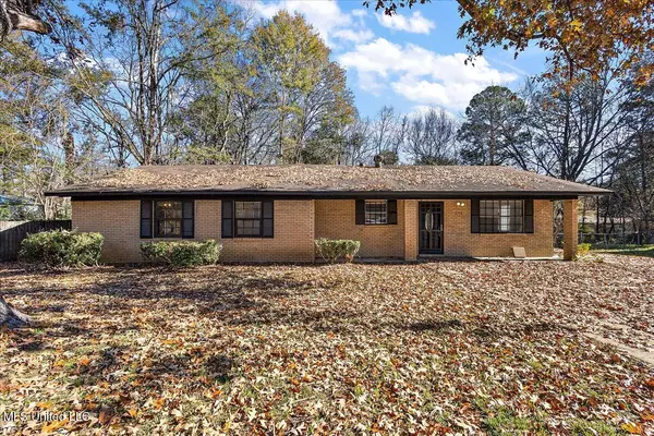 2710 Charleston Drive, Jackson, MS 39212