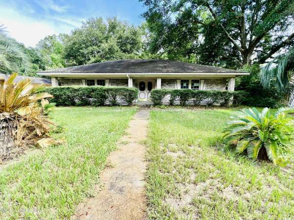 2329 Greenway Drive, Gautier, MS 39553