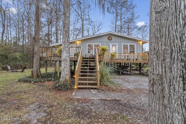 1932 Pascagoula River Road, Moss Point, MS 39562