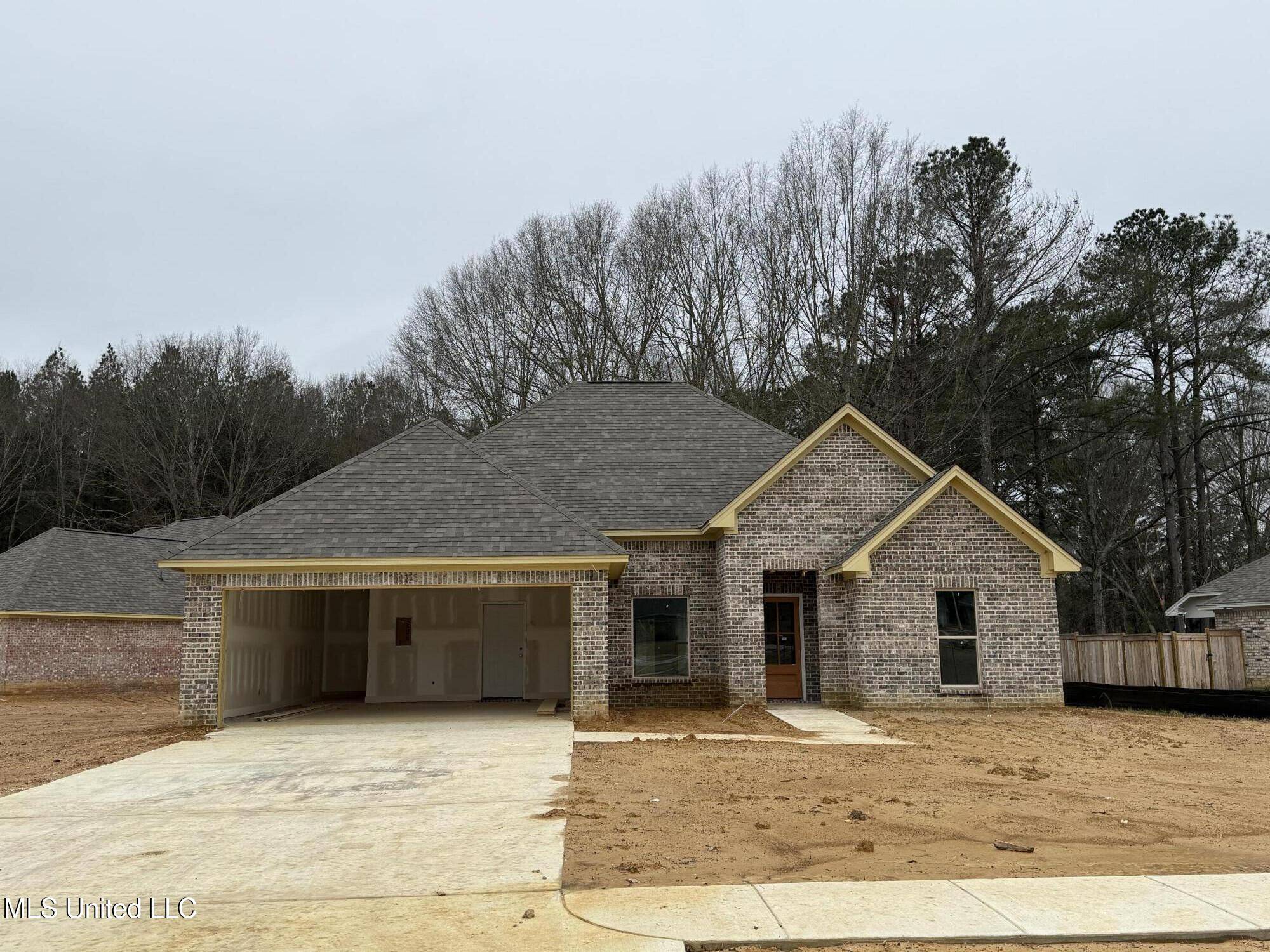 124 Jasmine Cove Drive, Brandon, MS 39042