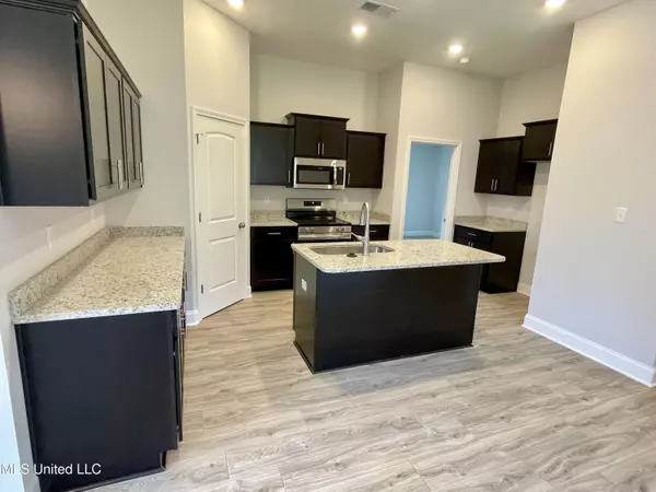 Southaven, MS 38671,1583 S Reece Drive