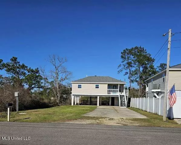 5048 Florida Street, Bay Saint Louis, MS 39520