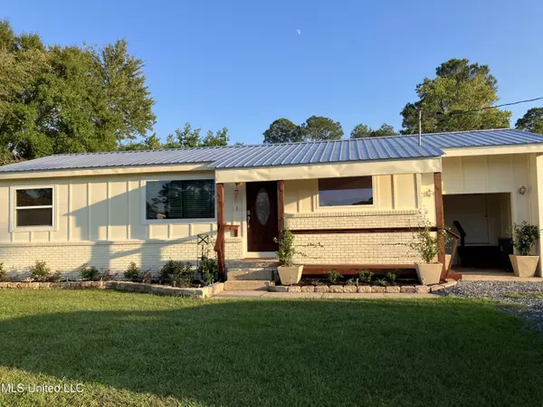 9200 Ocean Springs Road, Ocean Springs, MS 39564